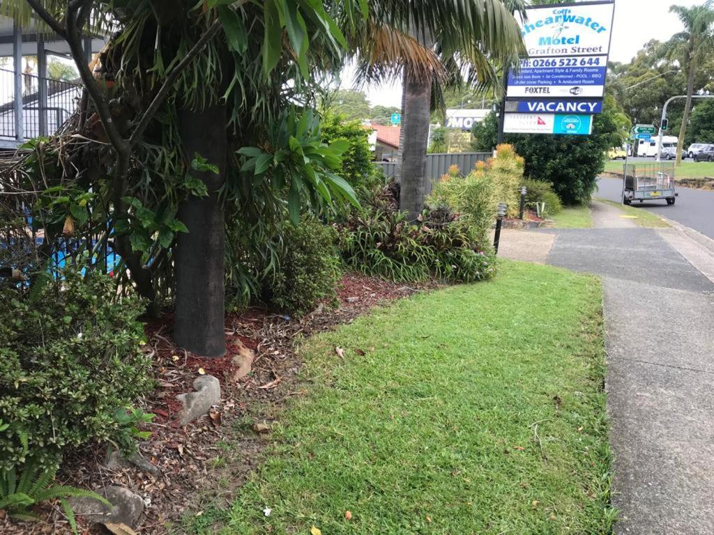 Coffs Shearwater Motel Кофс Харбър Екстериор снимка